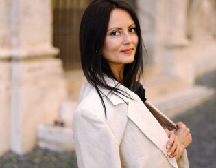 Олена Ліпська