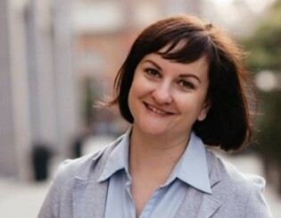 Юлія Сахарова