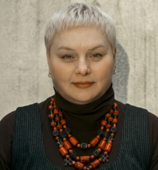 Емілія Костерова