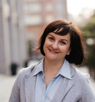 Юлія Сахарова